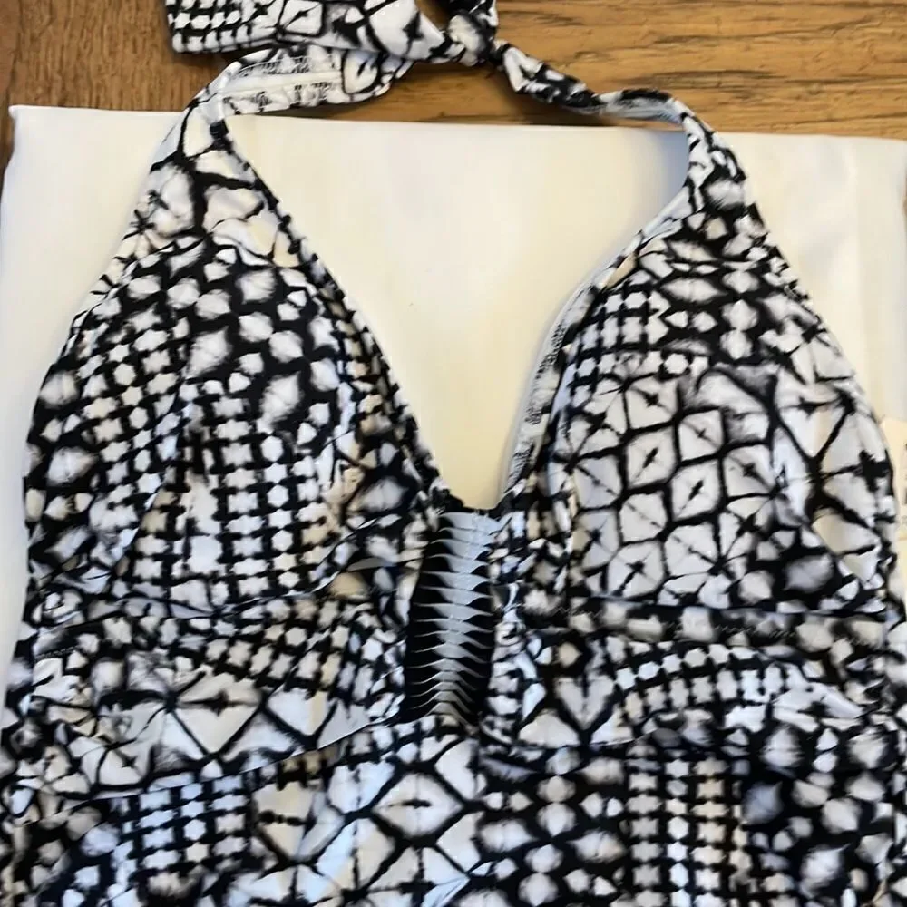 GOTTEX PROFILE BLACK. WHITE, GREY TANKINI HALTER TOP.  NEW